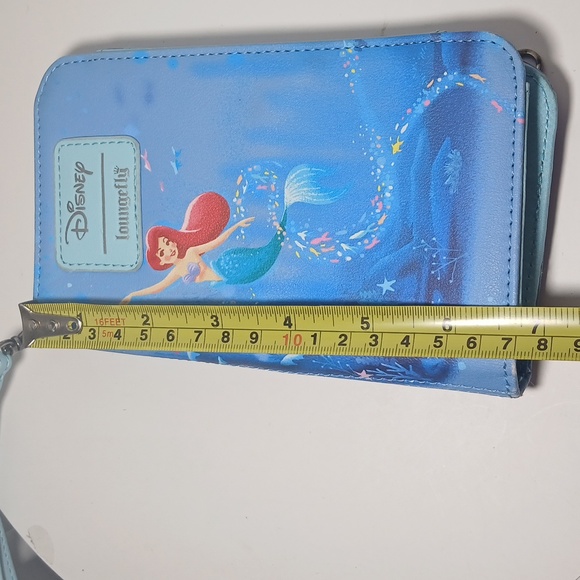 Loungefly Little Mermaid Ariel and Sisters tech wallet - Picture 5 of 6